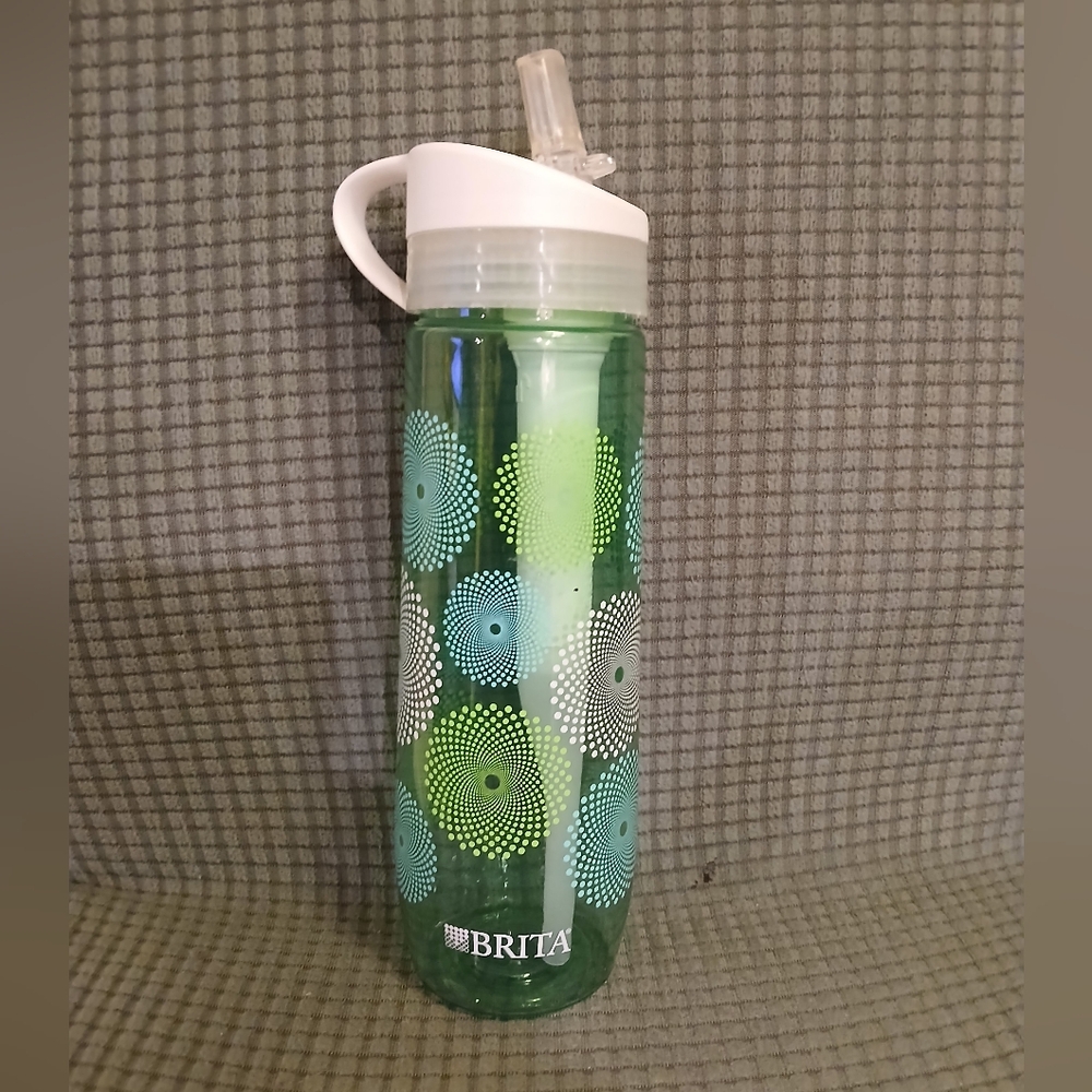 Brita 24 oz Green Geometric Design Filtering Water Bottle (123125A)